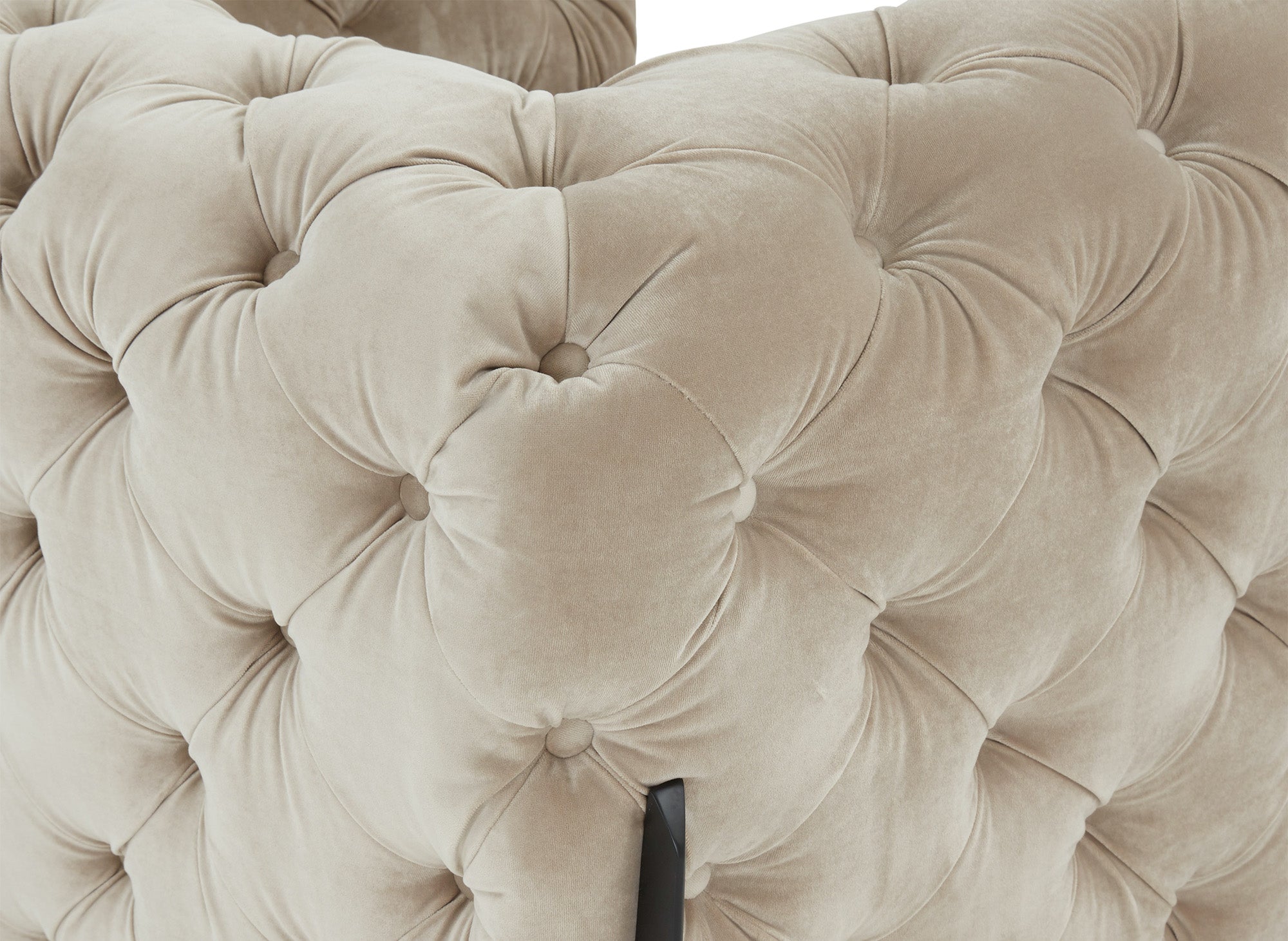 Fauteuil capitonné chesterfield velours beige CARMEN