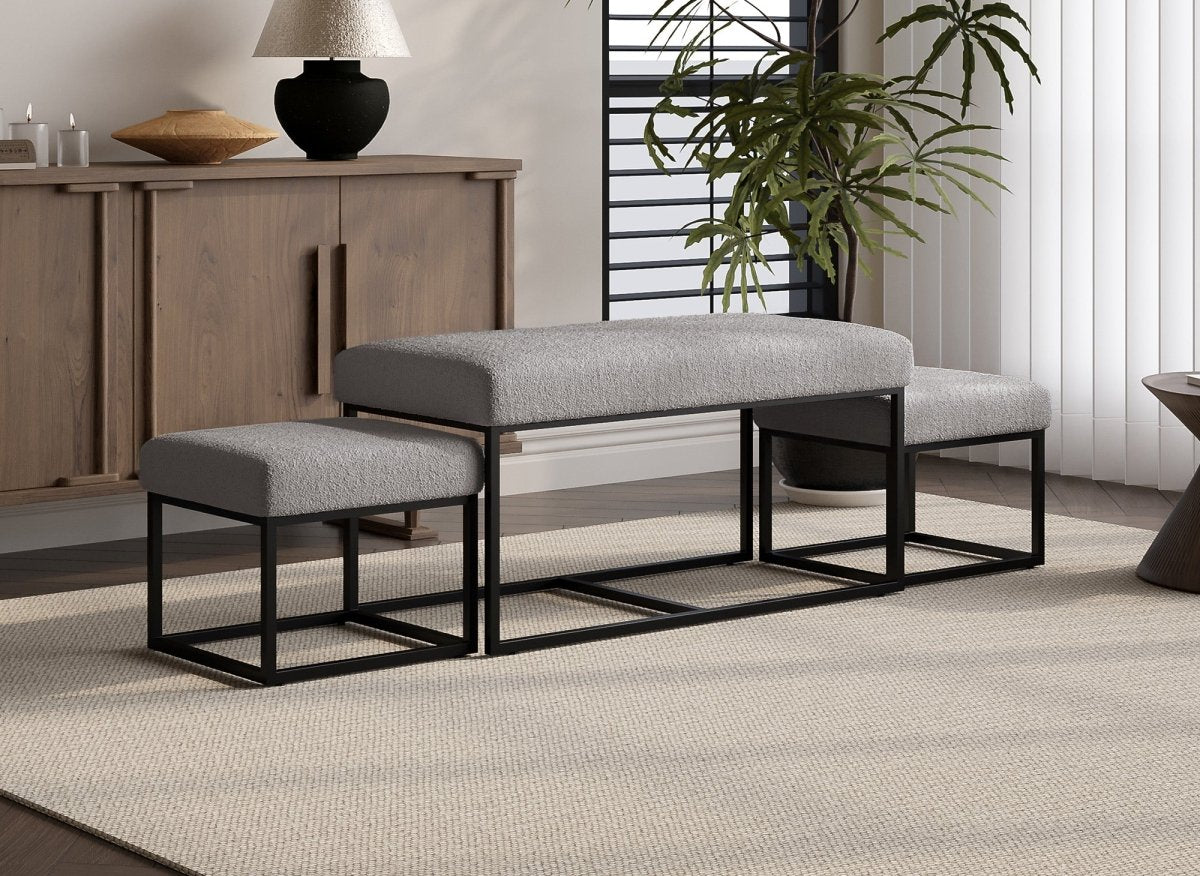 Banquette avec poufs en tissu bouclette gris et pieds en métal noir BECKIE - DécoInParis