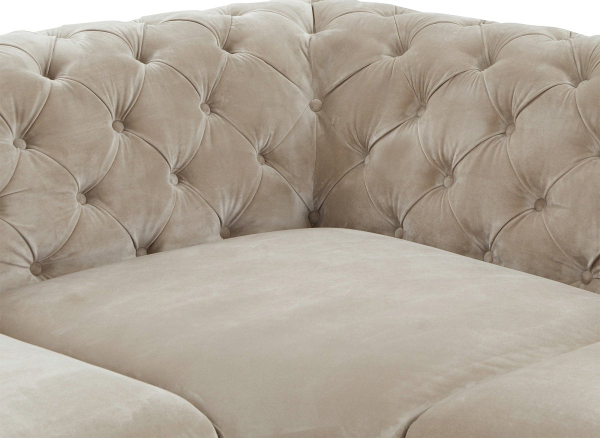 Canapé d'angle fixe capitonné chesterfield velours beige CARMEN - DécoInParis