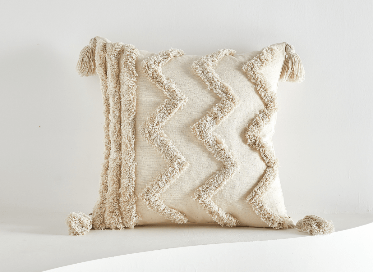 Coussin beige à tissu texturé 45x45 cm YINU - DécoInParis