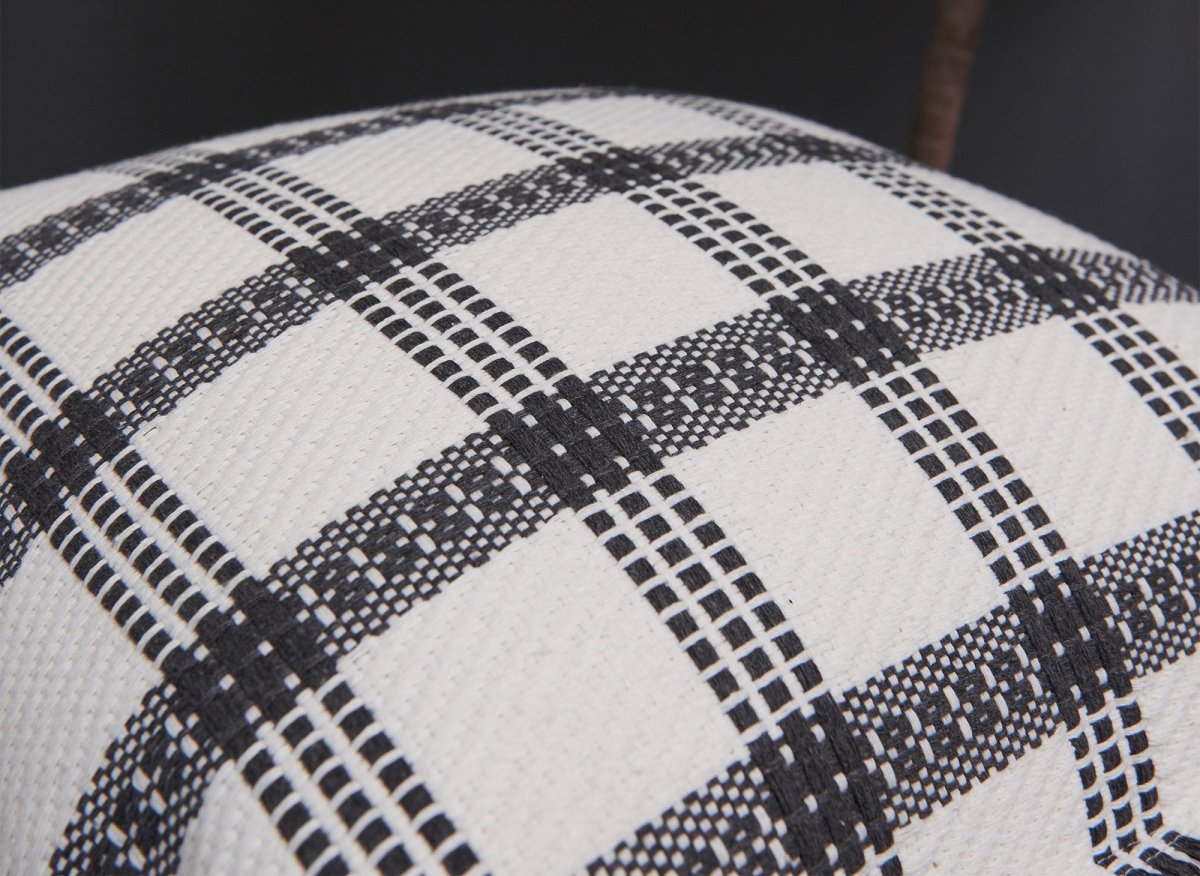 Coussin blanc et gris foncé à carreaux 45x45 cm WARMY - DécoInParis