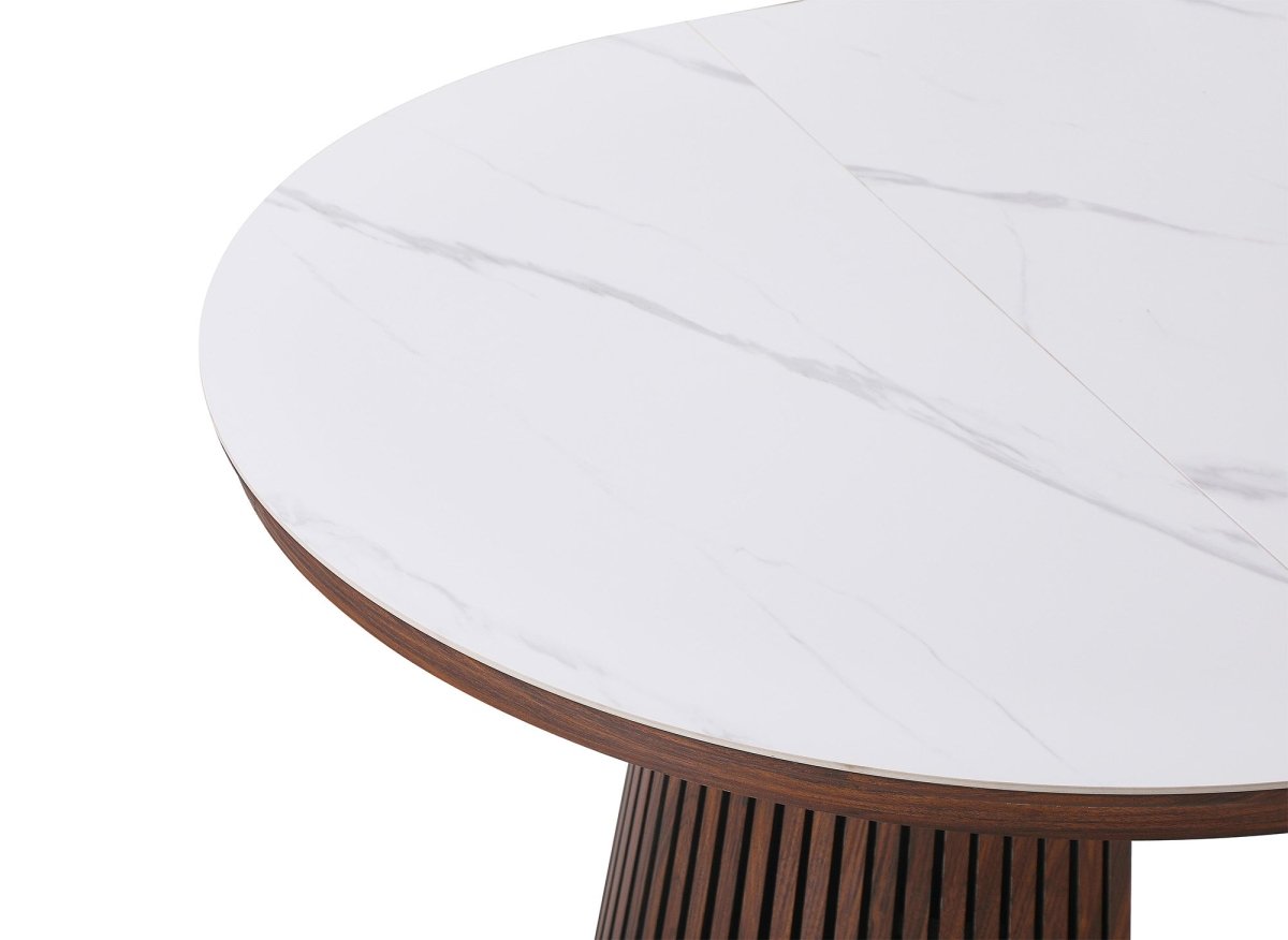 Table à manger ronde extensible en bois foncé avec plateau en céramique blanc HEKA - DécoInParis