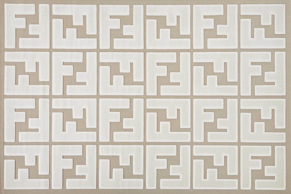 Tapis beige foncé à lettres beiges 200 x 290 cm KEZIA - DécoInParis