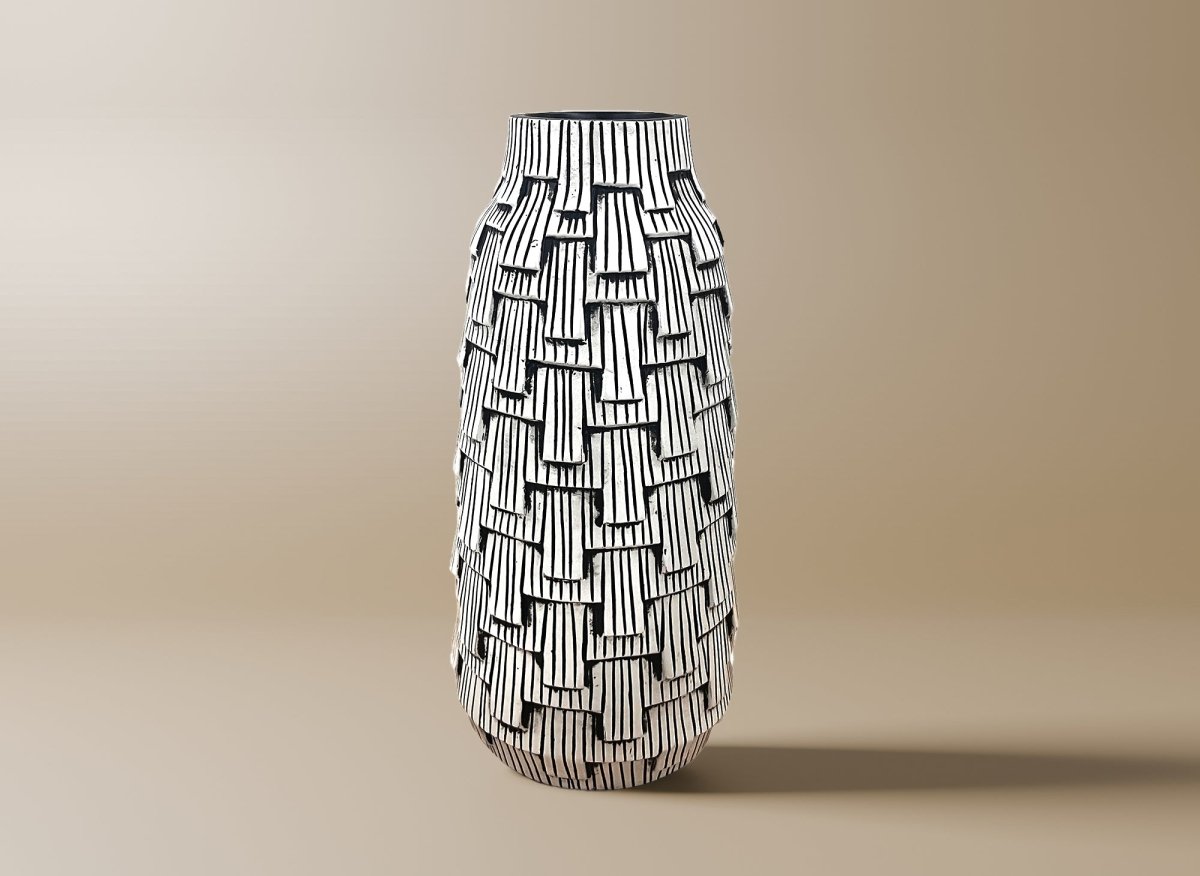 Vase contemporain en polyrésine noir et blanc H35 cm INAYA - DécoInParis