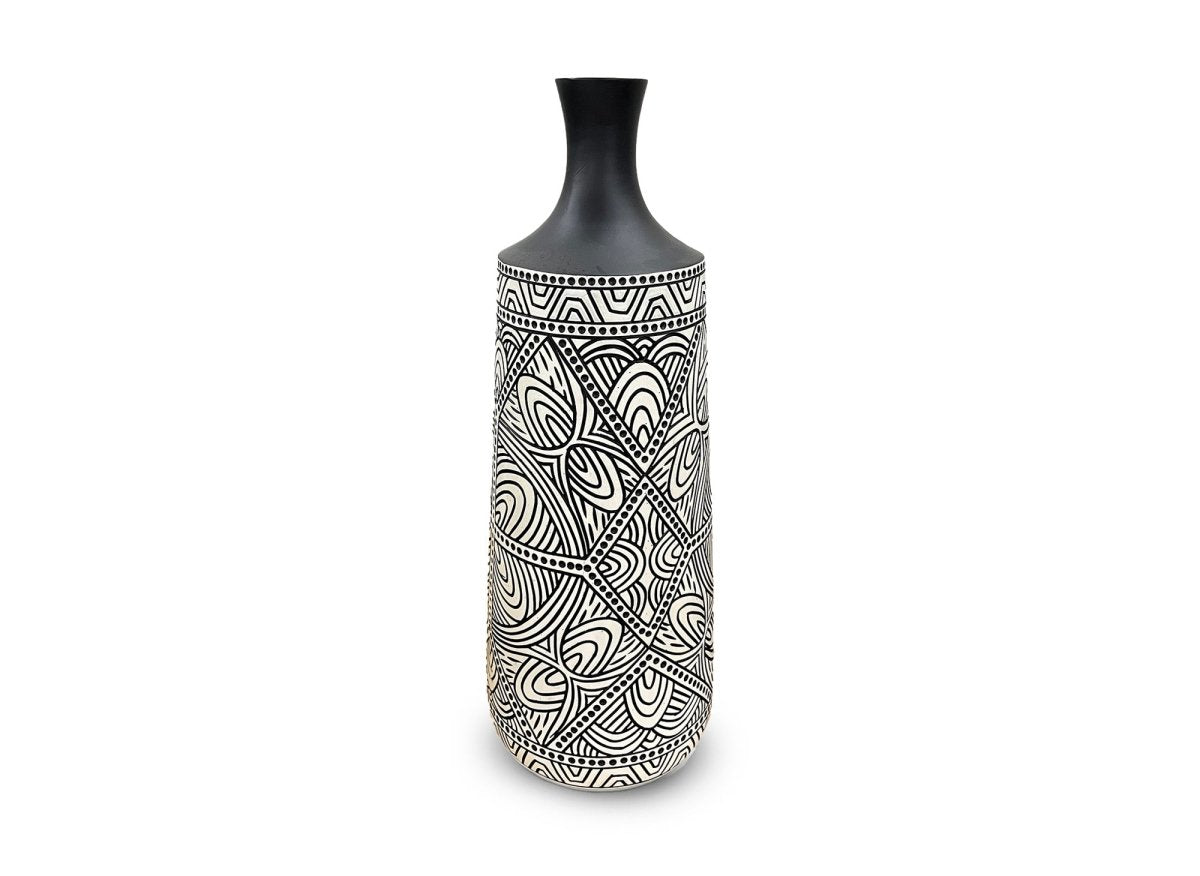Vase ethnique chic en polyrésine noir et blanc H46 cm LAORA - DécoInParis