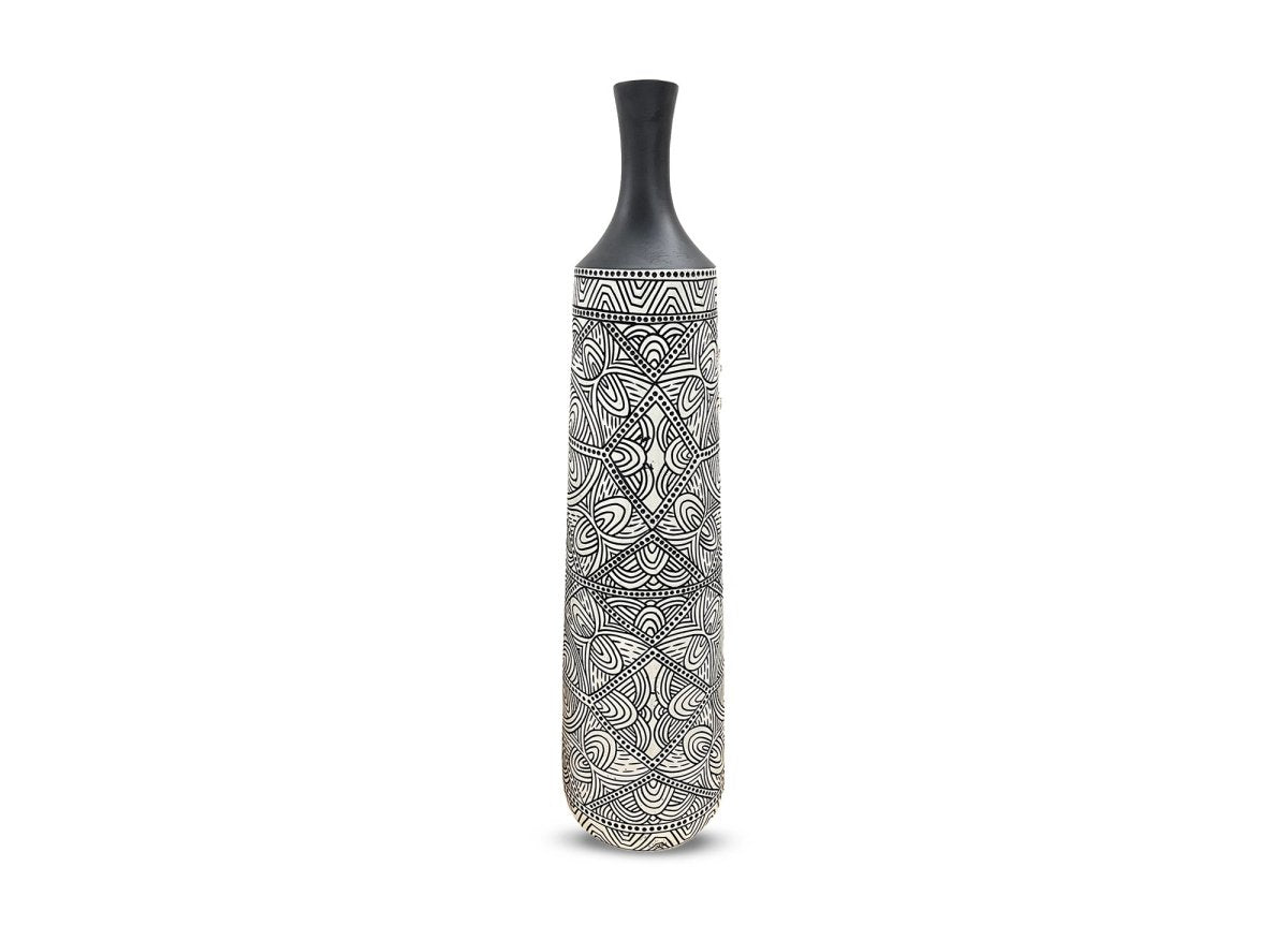 Vase ethnique chic en polyrésine noir et blanc H78 cm LAORA - DécoInParis