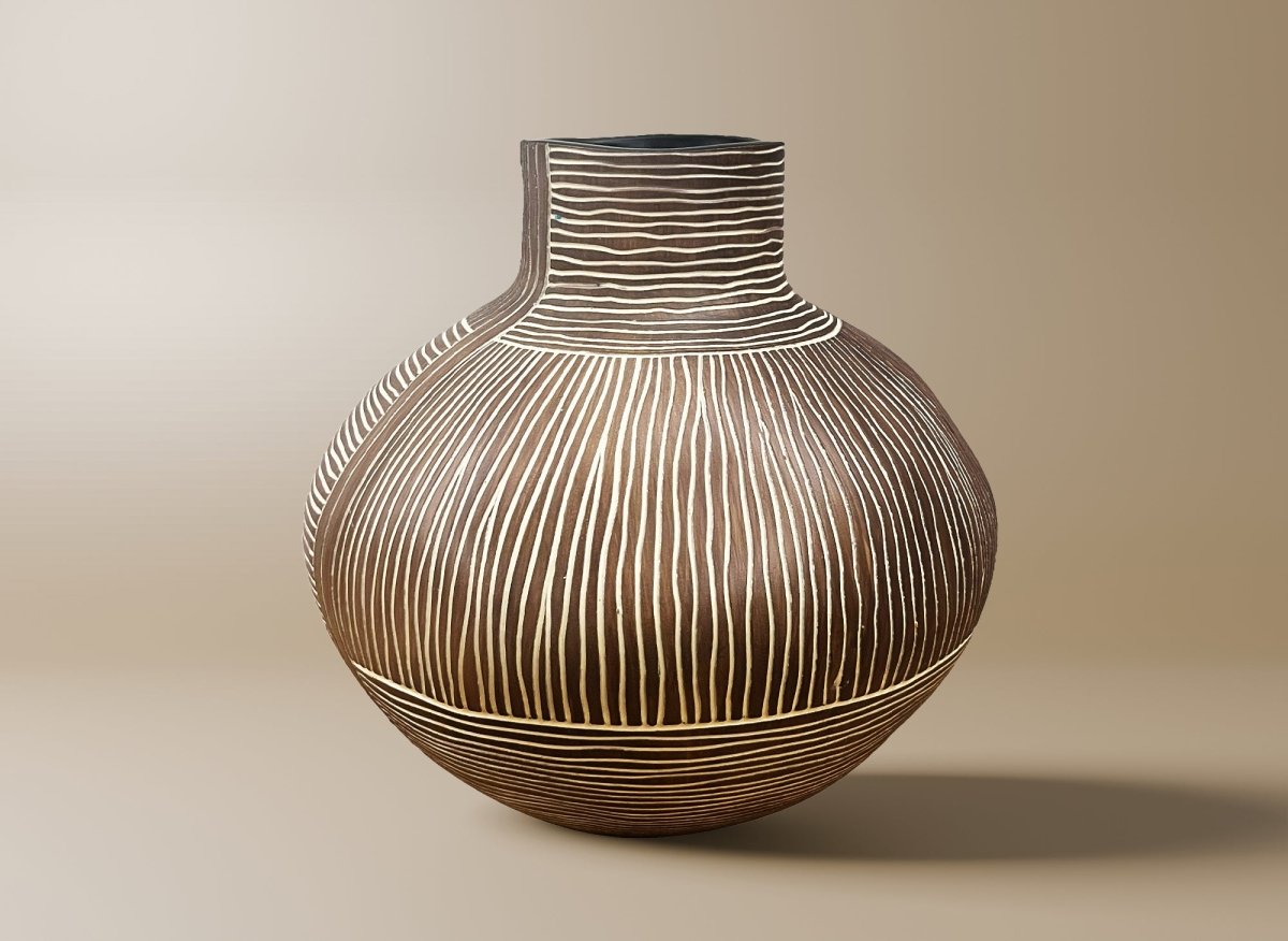 Vase ethnique en polyrésine bois et blanc H26 cm AKIRA - DécoInParis