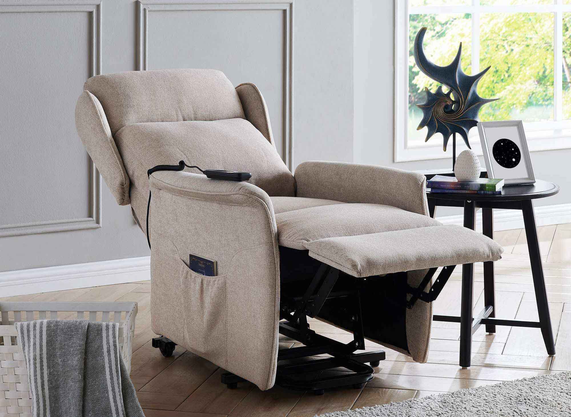 Fauteuil releveur relax en tissu beige à commande électrique DARKO