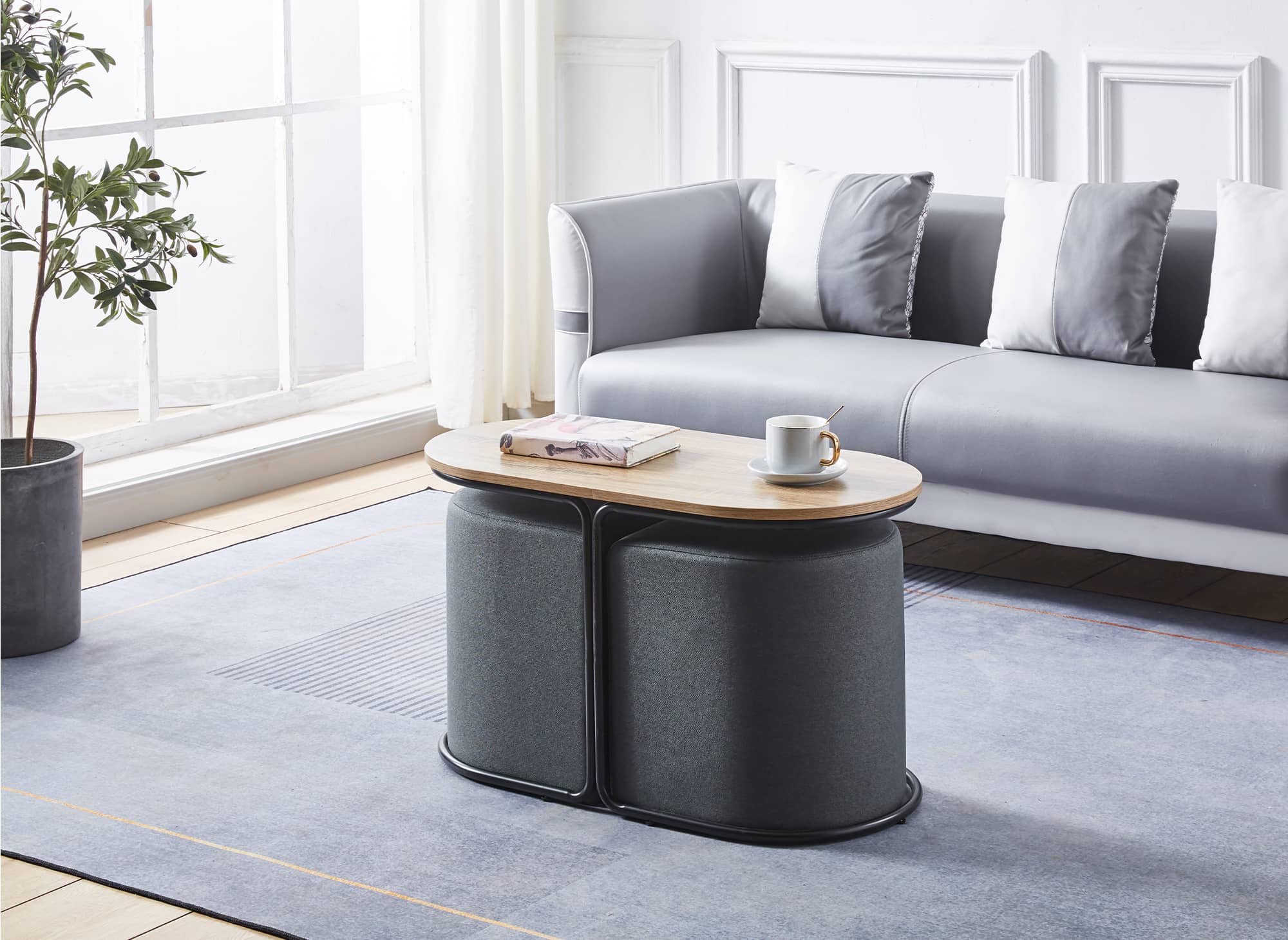 Ensemble table basse couleur bois avec 2 poufs en tissu gris foncé JUDITH