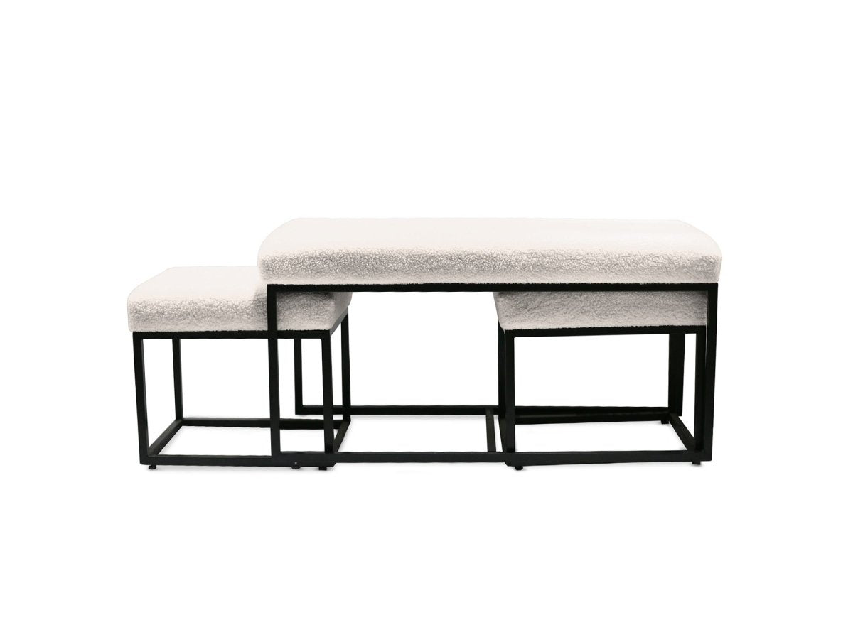 Banquette avec poufs en tissu bouclette blanc écru et pieds en métal noir BECKIE - DécoInParis
