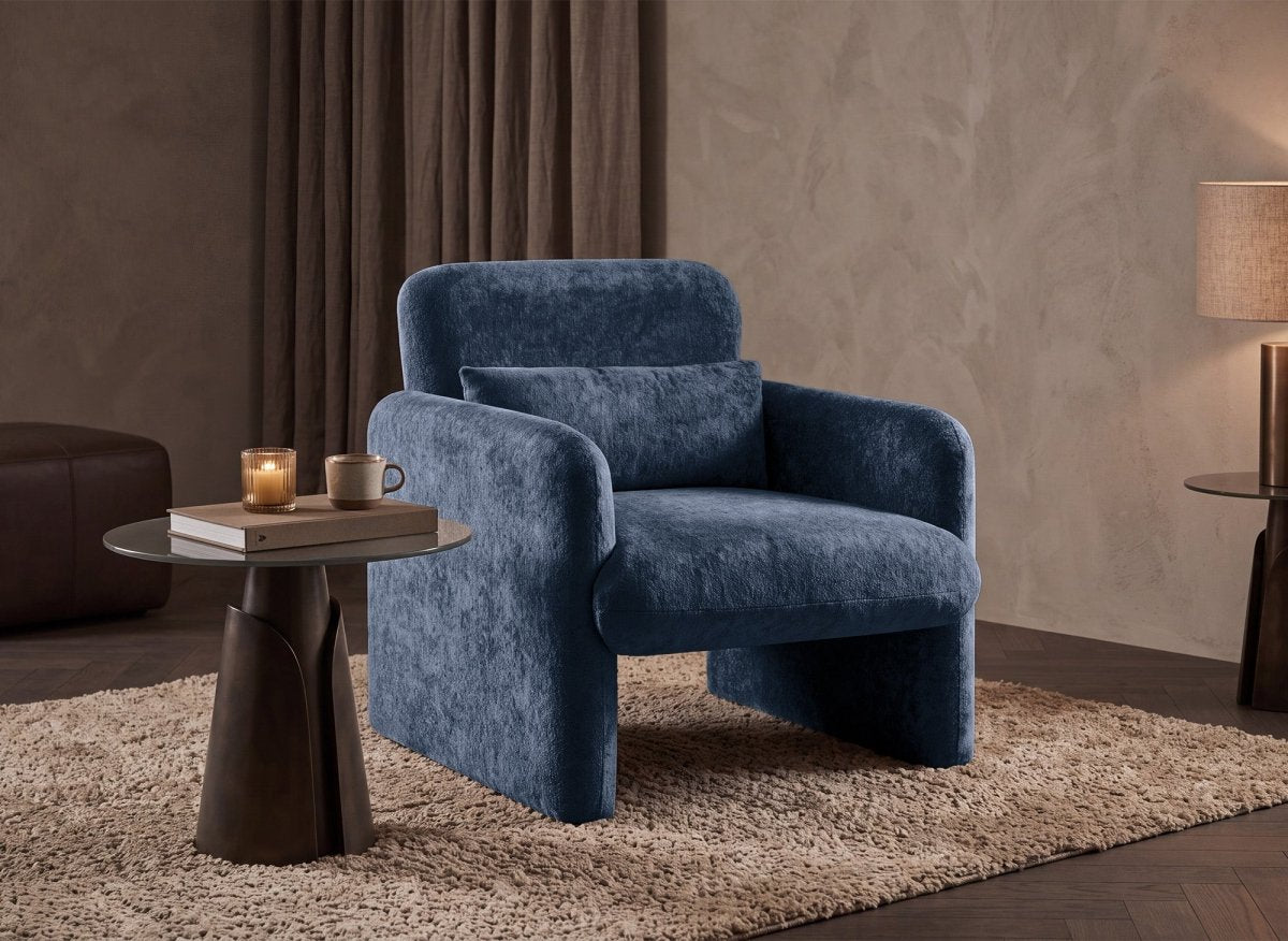 Fauteuil en velours bleu PAMIO - DécoInParis