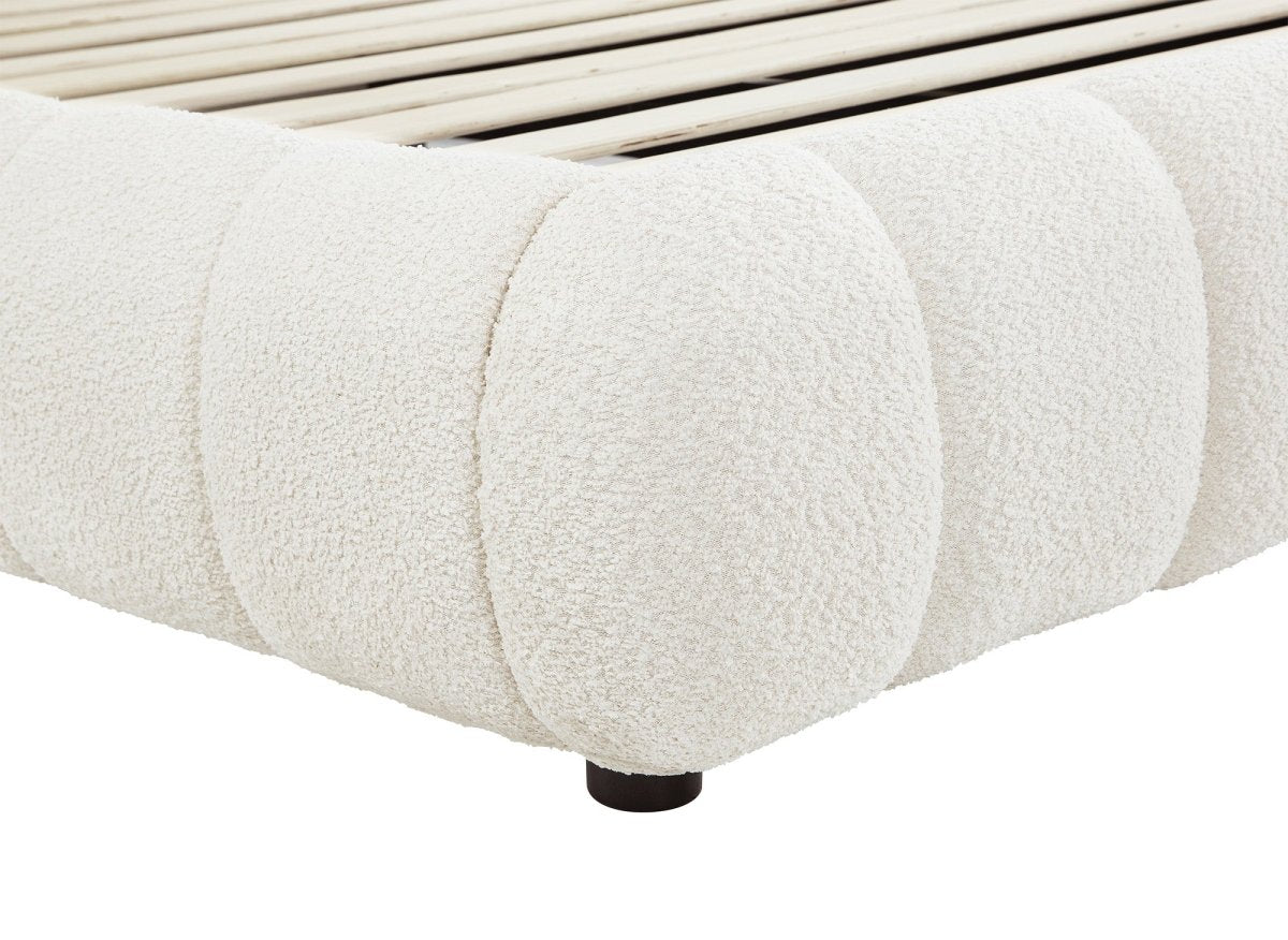 Lit double en tissu bouclette beige 160x200 cm RILEY - DécoInParis