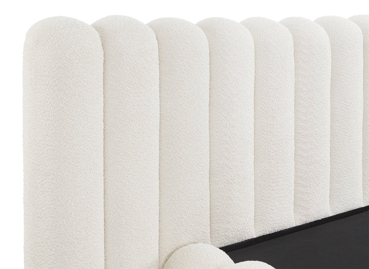 Lit double en tissu bouclette beige 180x200 cm GRETA - DécoInParis