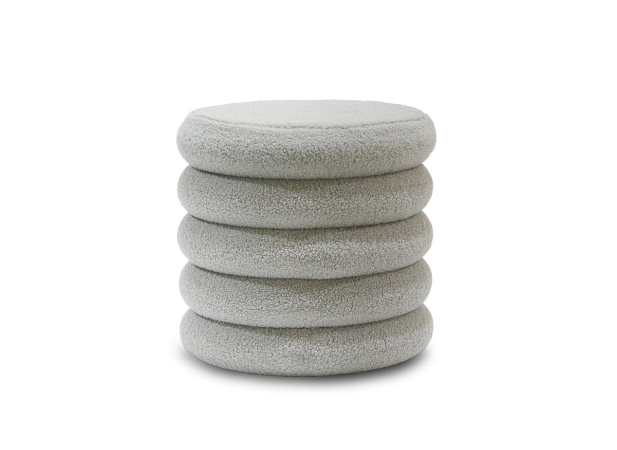 Pouf coffre en tissu effet peau de mouton gris BALTO - DécoInParis