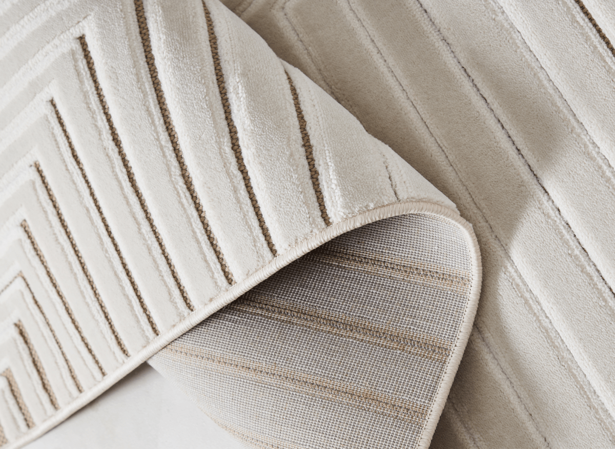 Tapis blanc écru à motifs chevrons 160 x 230 cm AMONA - DécoInParis